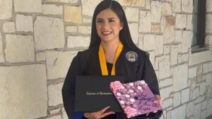 Nữ sinh viên bị trục xuất nhầm: Cuộc sống đảo lộn sau quyết định của Bộ Di Trú