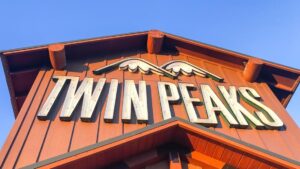 Công ty mẹ của Twin Peaks nộp đơn xin phá sản theo Chương 11