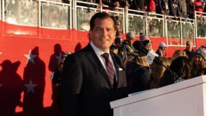 Giám đốc điều hành PGA từ chức để chăm sóc mẹ và mẹ vợ 19 Giám đốc điều hành PGA từ chức để chăm sóc mẹ và mẹ vợ