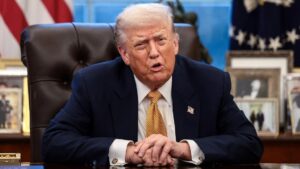 Căng thẳng leo thang khi Tổng Thống Donald Trump đe dọa sử dụng Đạo luật Nổi dậy