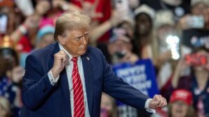 RFK Jr. cho biết Bác sĩ Oz nói Trump có ‘mức testosterone cao nhất’ ở người trên 70 tuổi