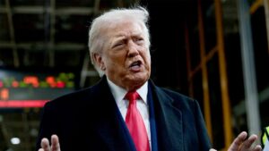 Tổng Thống Donald Trump Cảnh Báo ‘Hành Động Mạnh’ Nếu Iran Hành Quyết Người Biểu Tình