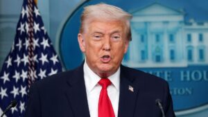 Tổng Thống Donald Trump: Hy vọng cha của Renee Good vẫn là ‘fan’ của tôi