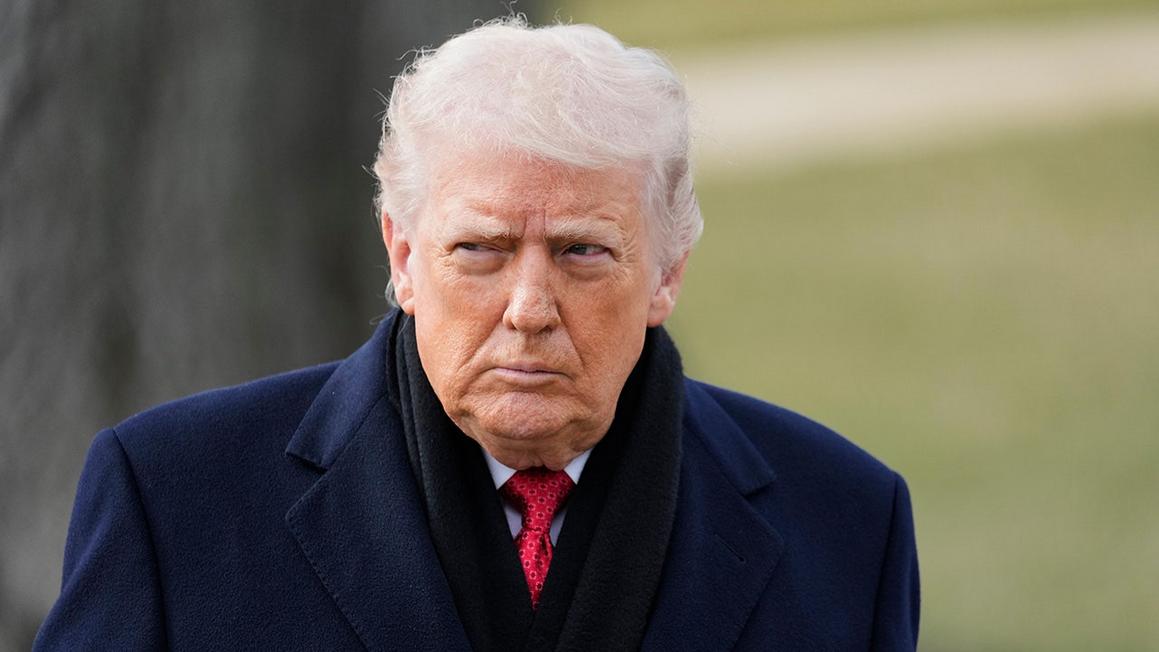 Tổng thống Trump kêu gọi Iran "đến bàn đàm phán" khi Hạm đội Mỹ "khủng" tiến đến 1 donald trump white house 1 1