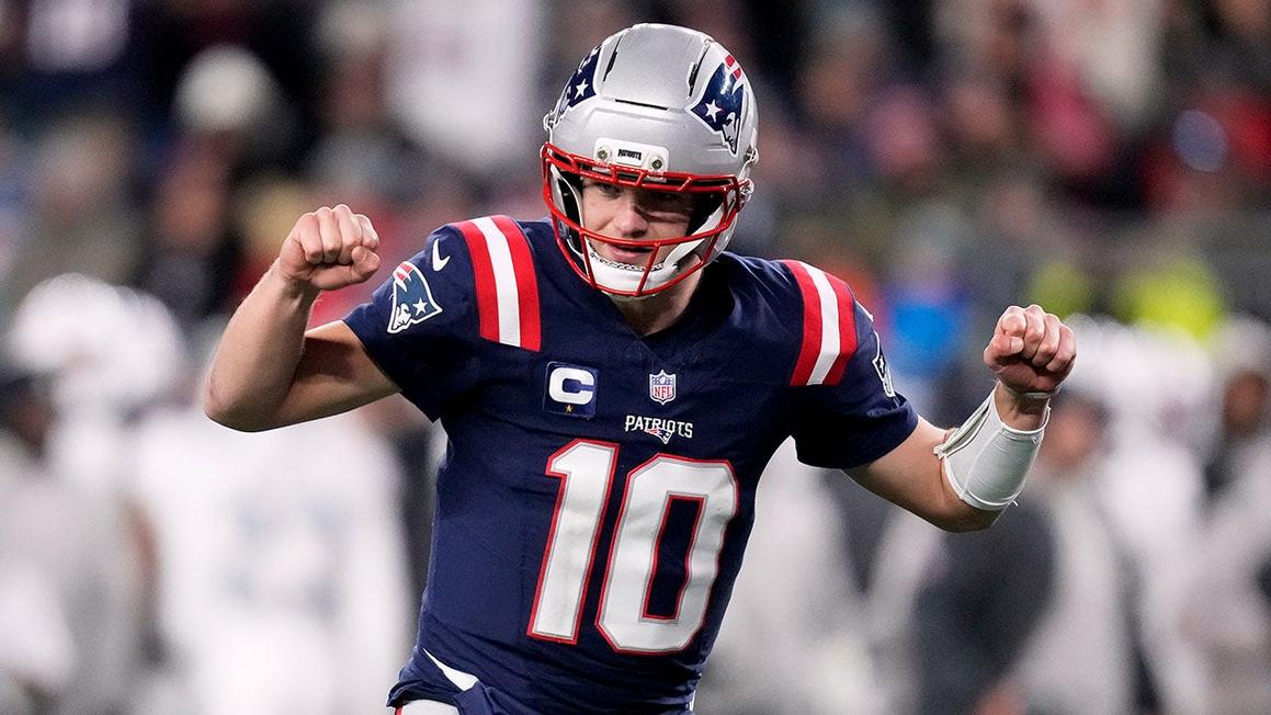 drake maye celebrates touchdown patriots dolphins