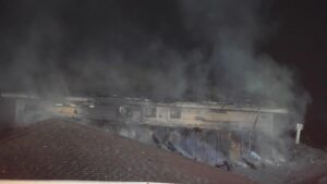 Cháy Nhà Lúc Nửa Đêm ở Đông Bắc Houston, Cư Dân An Toàn