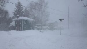 Bão mùa đông lớn đe dọa hàng chục triệu người trên khắp Hoa Kỳ với băng, tuyết và giá lạnh