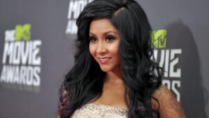 Ngôi sao 'Jersey Shore' Nicole Polizzi tiết lộ bác sĩ phát hiện "tế bào ung thư" ở cổ tử cung 14 Ngôi sao ‘Jersey Shore’ Nicole Polizzi tiết lộ bác sĩ phát hiện “tế bào ung thư” ở cổ tử cung