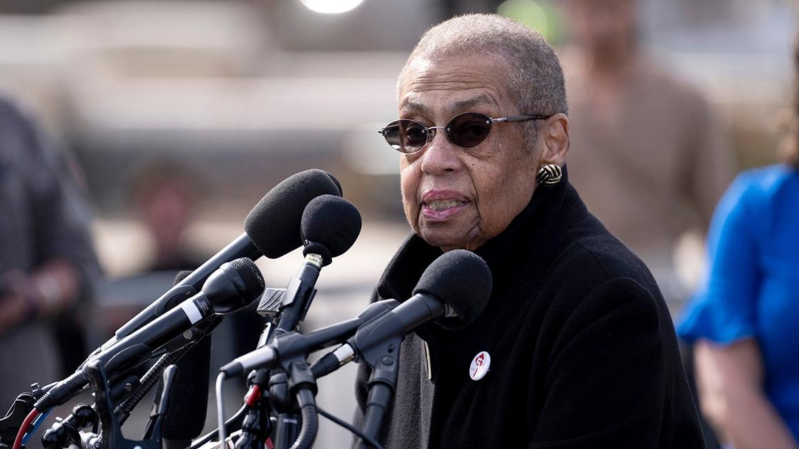eleanor holmes norton speaking outside congress