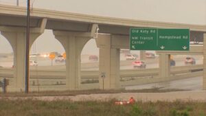 Tại sao cầu vượt đóng băng trước đường sá? 13 Tại sao cầu vượt đóng băng trước đường sá?