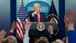 Tổng Thống Donald Trump Đề Xuất Không Cần Quốc Hội Để Gửi Séc Trợ Cấp