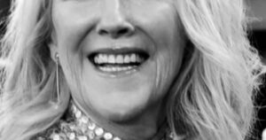 Nhìn lại sự nghiệp đoạt giải Emmy của Catherine O'Hara 4 Nhìn lại sự nghiệp đoạt giải Emmy của Catherine O’Hara