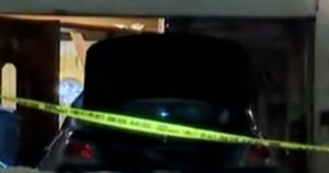 Xe tông vào trụ sở Chabad Lubavitch