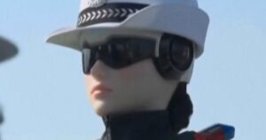 Trung Quốc triển khai cảnh sát robot nhằm thúc đẩy robot trong đời sống