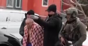 Công dân Mỹ chia sẻ trải nghiệm bị giam giữ bởi ICE