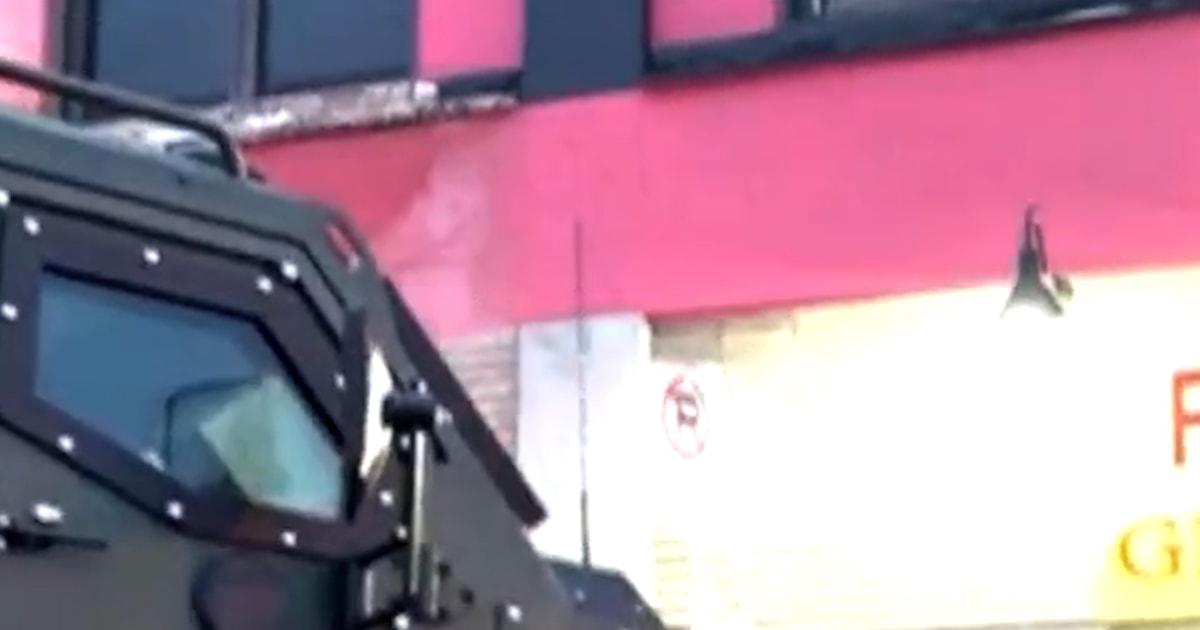 Cơ quan An ninh Nội địa bắt giữ hàng trăm người ở Minnesota 1 f vert brk la ice mn 260106 kbq2f3