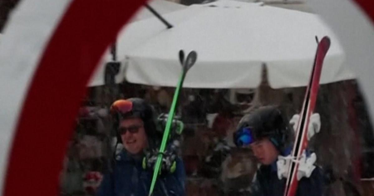 Tuyết rơi tại các địa điểm thi đấu Olympic mùa Đông Ý 1 f vert brk lon italysnow 260108.Still002 yoc6ip