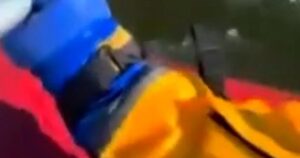 Bản tin sáng: Dân biểu Ilhan Omar kiên quyết sau vụ tấn công, các gã khổng lồ mạng xã hội ra tòa, và lý do thức khuya có thể gây hại cho tim của bạn 12 Bản tin sáng: Dân biểu Ilhan Omar kiên quyết sau vụ tấn công, các gã khổng lồ mạng xã hội ra tòa, và lý do thức khuya có thể gây hại cho tim của bạn