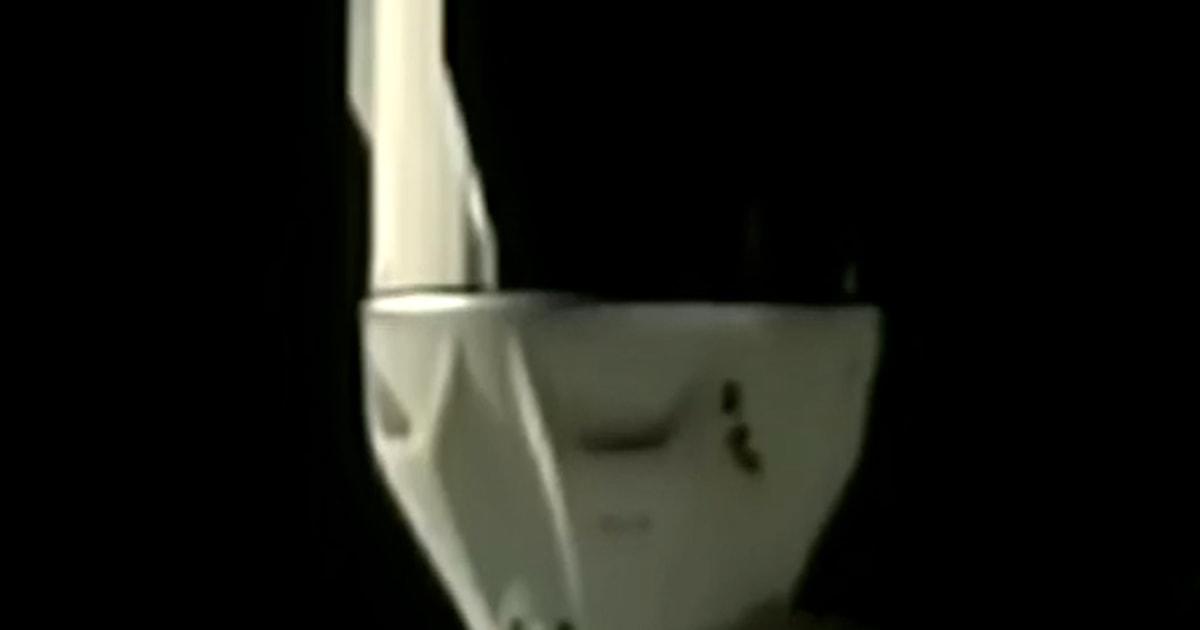 Tàu NASA Crew-11 Rời Trạm ISS, Về Trái Đất 1 f vert brk nasa undocking 260114 8l3iw1