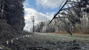 Miền Đông Hoa Kỳ chìm trong giá rét kỷ lục, số người chết vì bão mùa đông gia tăng và mất điện kéo dài