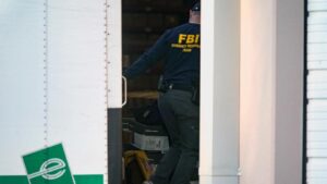 Tổng Thống Donald Trump Đăng Thuyết Âm Mưu Bị Bác Bỏ Sau Khi 2020 Phiếu Bầu Tại Georgia Bị Thu Giữ