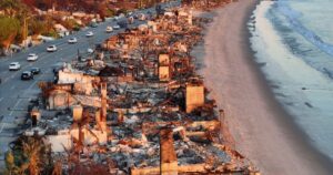 Tổng thống Trump ký sắc lệnh hành pháp thúc đẩy tái thiết nhà bị cháy rừng ở Los Angeles