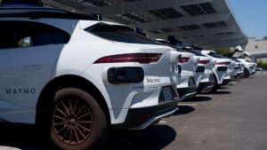 Santa Monica kiện Waymo, yêu cầu giới hạn hoạt động ban đêm