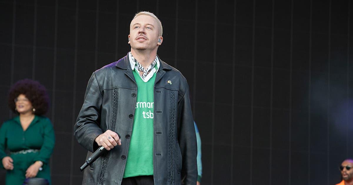 Rapper Macklemore Kêu Gọi Hành Động Chống Lại ICE trong "National Shutdown" 1 gettyimages 2218680551 2