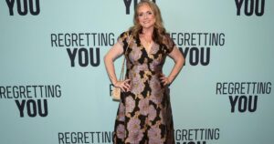 Nữ văn sĩ Colleen Hoover tiết lộ đang điều trị ung thư