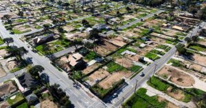 SoCal Edison kiện, cho rằng sơ suất trong vụ cháy Eaton đã làm tình hình thêm tồi tệ