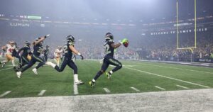 Cú Chạm Bóng của Rashid Shaheed Gây Chấn Động Động Đất ở Seattle