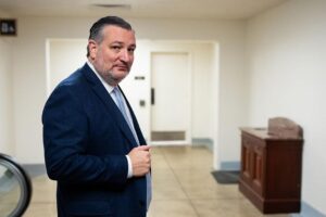 Thượng Nghị Sĩ Ted Cruz 'Tuyệt Đối Không' muốn vào Tòa Tối Cao 15 Thượng Nghị Sĩ Ted Cruz ‘Tuyệt Đối Không’ muốn vào Tòa Tối Cao