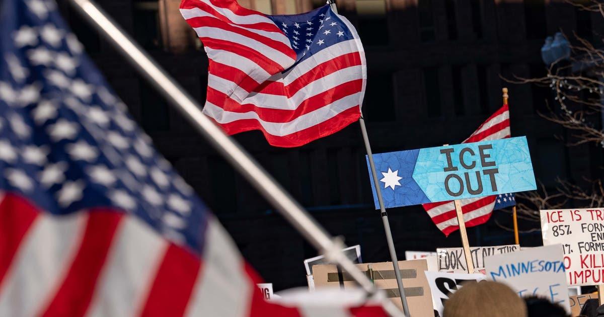 Trump: Liên bang sẽ không can thiệp vào các thành phố biểu tình nếu không được yêu cầu 1 gettyimages 2258584540 copy scaled 1