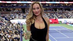 Paige Spiranac khoe kiểu tóc mới sau lời nhắc nhở người hâm mộ