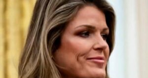 Lindsey Halligan từ chức công tố viên