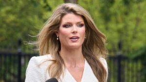 Thẩm phán yêu cầu Bộ Tư pháp giải thích việc Lindsey Halligan vẫn dùng chức danh Công tố viên Hoa Kỳ