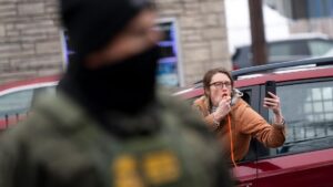 Dân Xã Hội Chủ Nghĩa ở New York Huấn Luyện Hàng Ngàn Nhà Hoạt Động Chống ICE