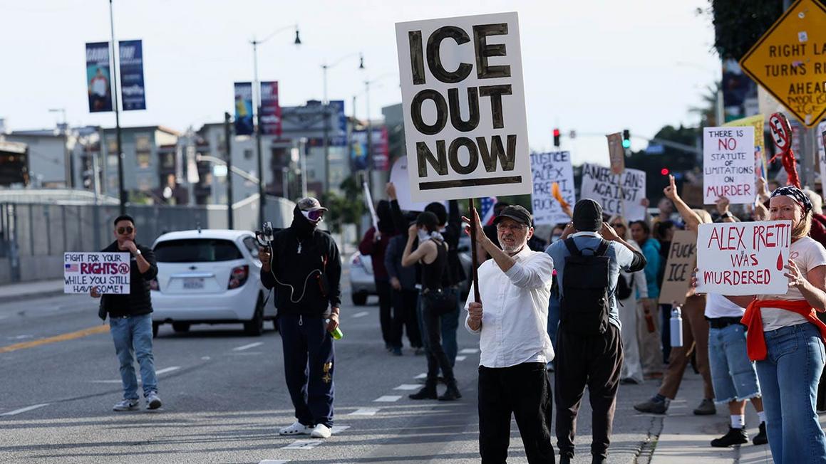 ice protesters 012926 1