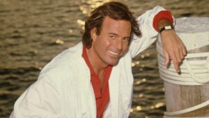 Julio Iglesias Bác Bỏ Cáo Buộc Tấn Công Tình Dục