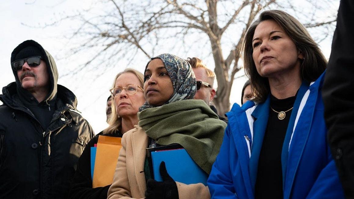 Dân Biểu Ilhan Omar Bị Trục Xuất Khỏi Cơ Sở ICE
