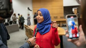 Dân biểu Ilhan Omar dùng từ ngữ nặng nề chỉ trích nước Mỹ