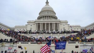 Báo cáo: Trump ân xá cho những người tham gia bạo loạn 6/1 và sa thải quan chức Bộ Tư Pháp