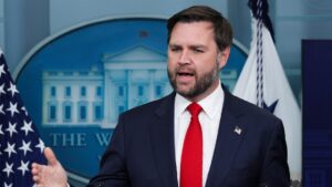 Sinh viên UMass Lowell bị điều tra vì đe dọa ám sát Thượng nghị sĩ JD Vance