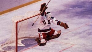 Huyền thoại ‘Kỳ tích trên băng’ Jim Craig hé lộ điều các ngôi sao NHL cần nhớ