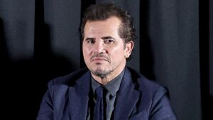 John Leguizamo bị chỉ trích vì yêu cầu người hâm mộ chọn giữa anh và ICE 5 John Leguizamo bị chỉ trích vì yêu cầu người hâm mộ chọn giữa anh và ICE