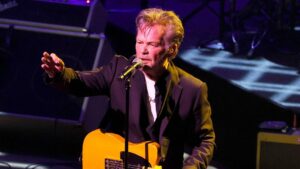 John Mellencamp: Chính Khách Thời Nay Thiếu Tự Trọng và Tôn Trọng