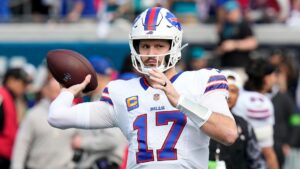 Josh Allen của Bills và vợ Hailee Steinfeld: Bức ảnh gây sốt