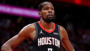 Kevin Durant nổi giận, chửi thề với người hâm mộ