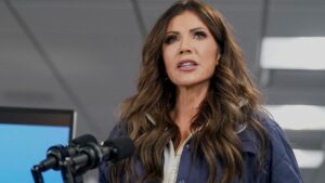 Dân biểu Hạ viện Hoa Kỳ thúc đẩy điều tra luận tội Bộ trưởng An ninh Nội địa Kristi Noem 11 Dân biểu Hạ viện Hoa Kỳ thúc đẩy điều tra luận tội Bộ trưởng An ninh Nội địa Kristi Noem