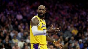 LeBron James Lỡ Hẹn với Đội Hình Toàn Sao NBA Sau 22 Năm